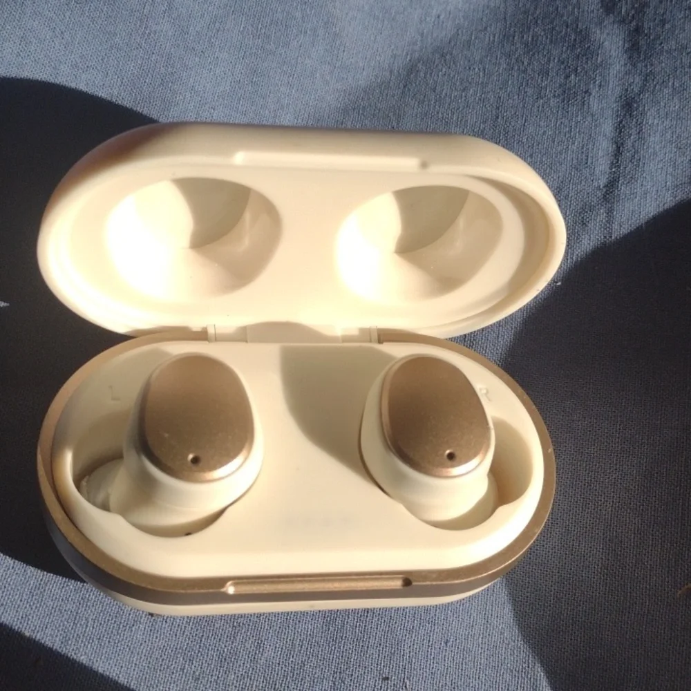 Wireless Earbuds (3)with Charging Cases - White